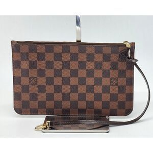 Louis Vuitton Neverfull MM Pochette in Damier Ebene in Excellent Condition